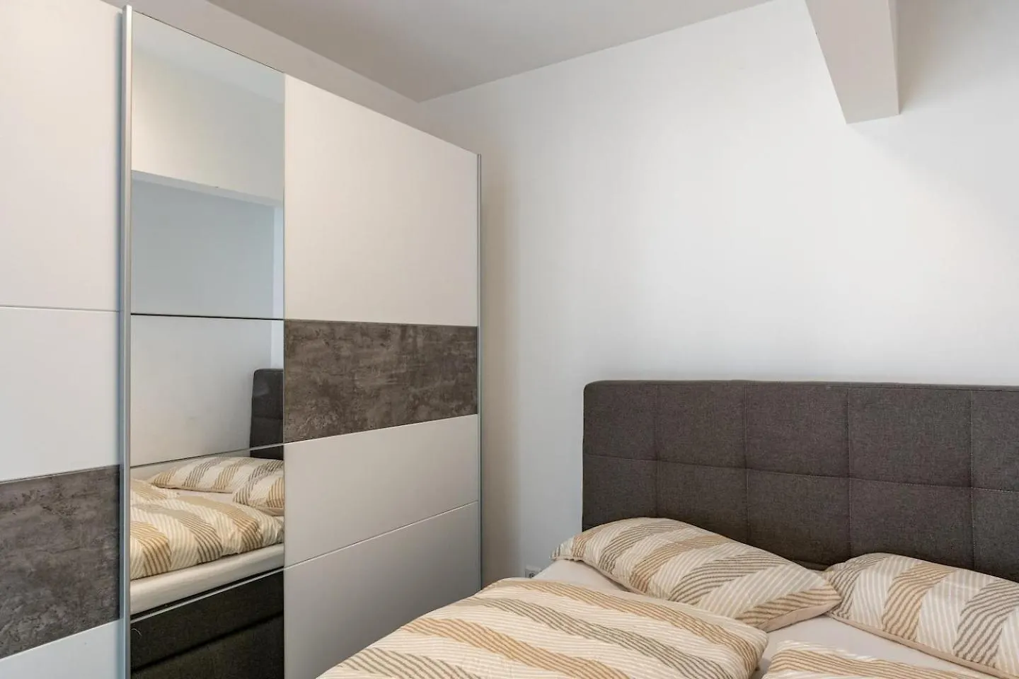 Altstadt Apartment With Privade Terrasa Dusseldorf Germany